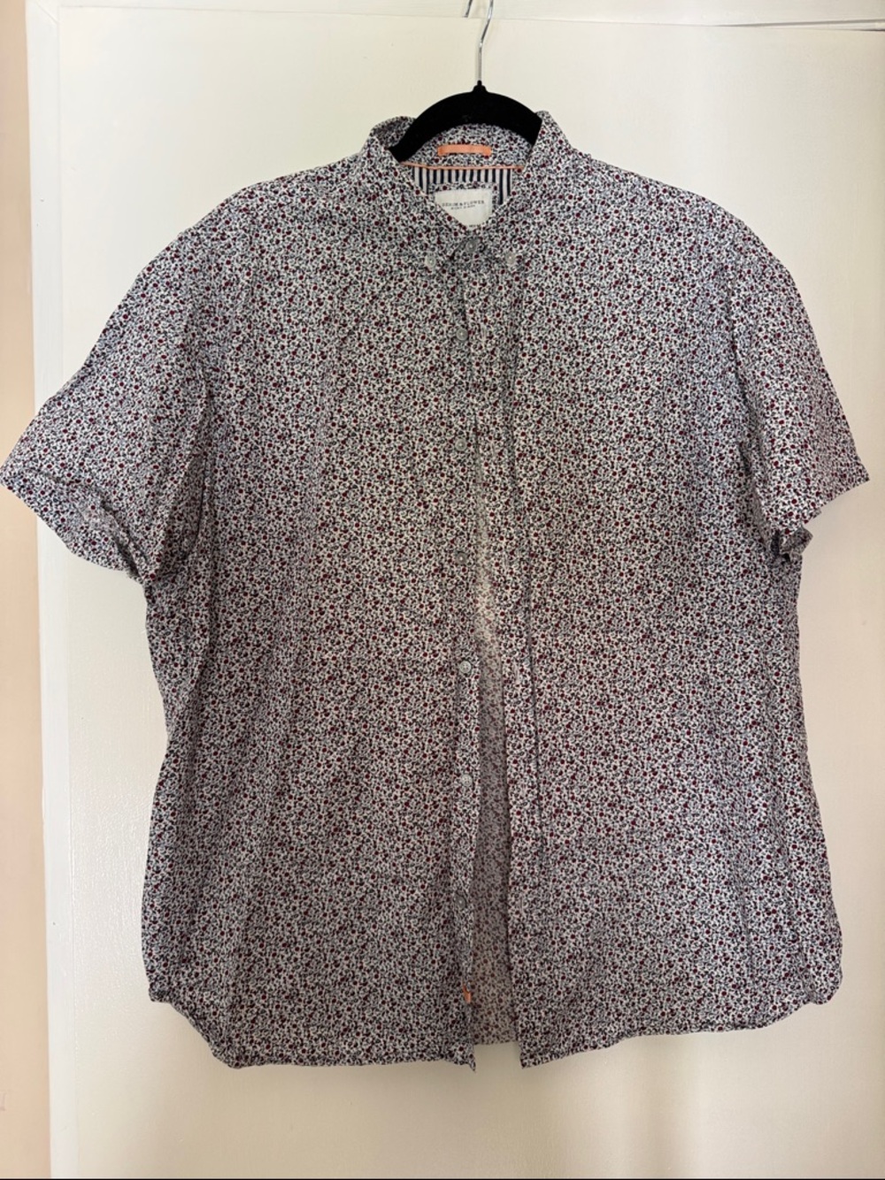 Denim & Flower Short-Sleeve Button-Up Shirt in White with Red & Black Print